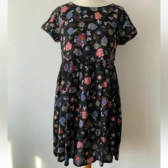 Brave Soul Dresses & Skirts - Brave Soul Black Floral Smock Dress Size S